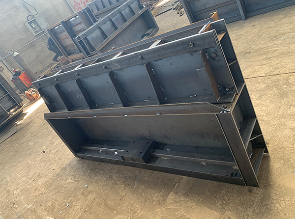 橋梁遮板鋼模具