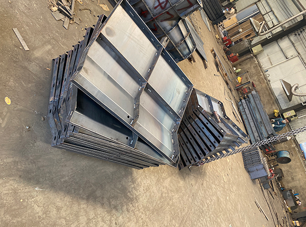 現澆防撞墻模板