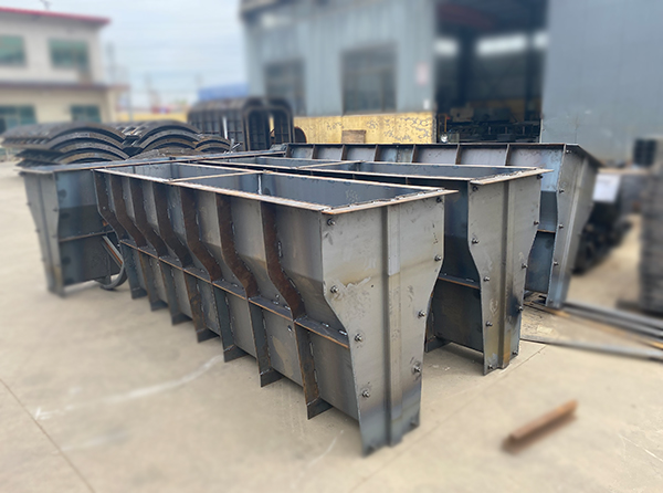 水泥隔離帶模具