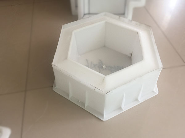 中孔植草護坡模具