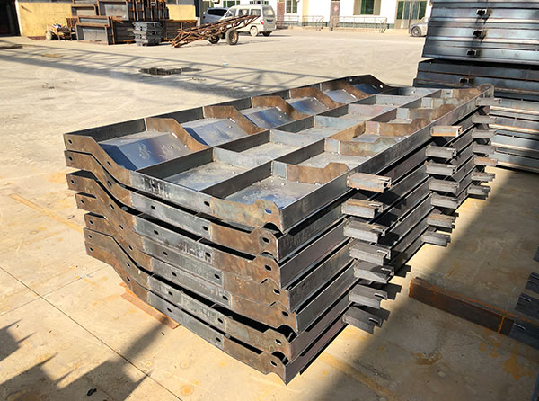 道路護欄鋼模具