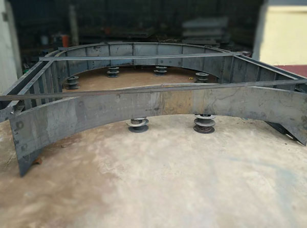 高鐵拱形骨架護坡模具
