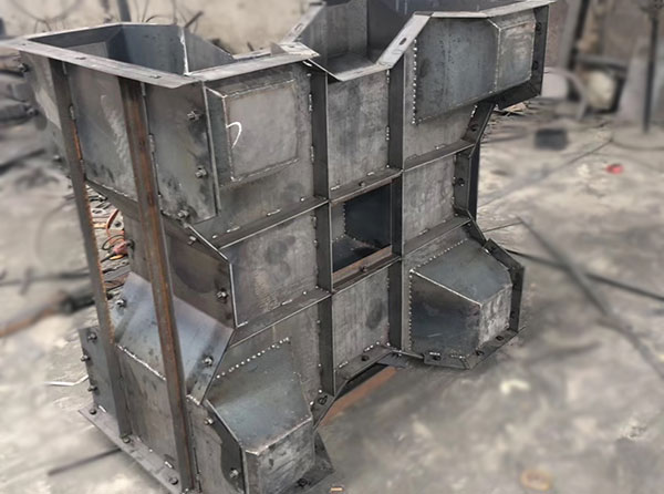 現澆防浪墻鋼模板