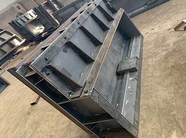 高鐵水泥遮板模具